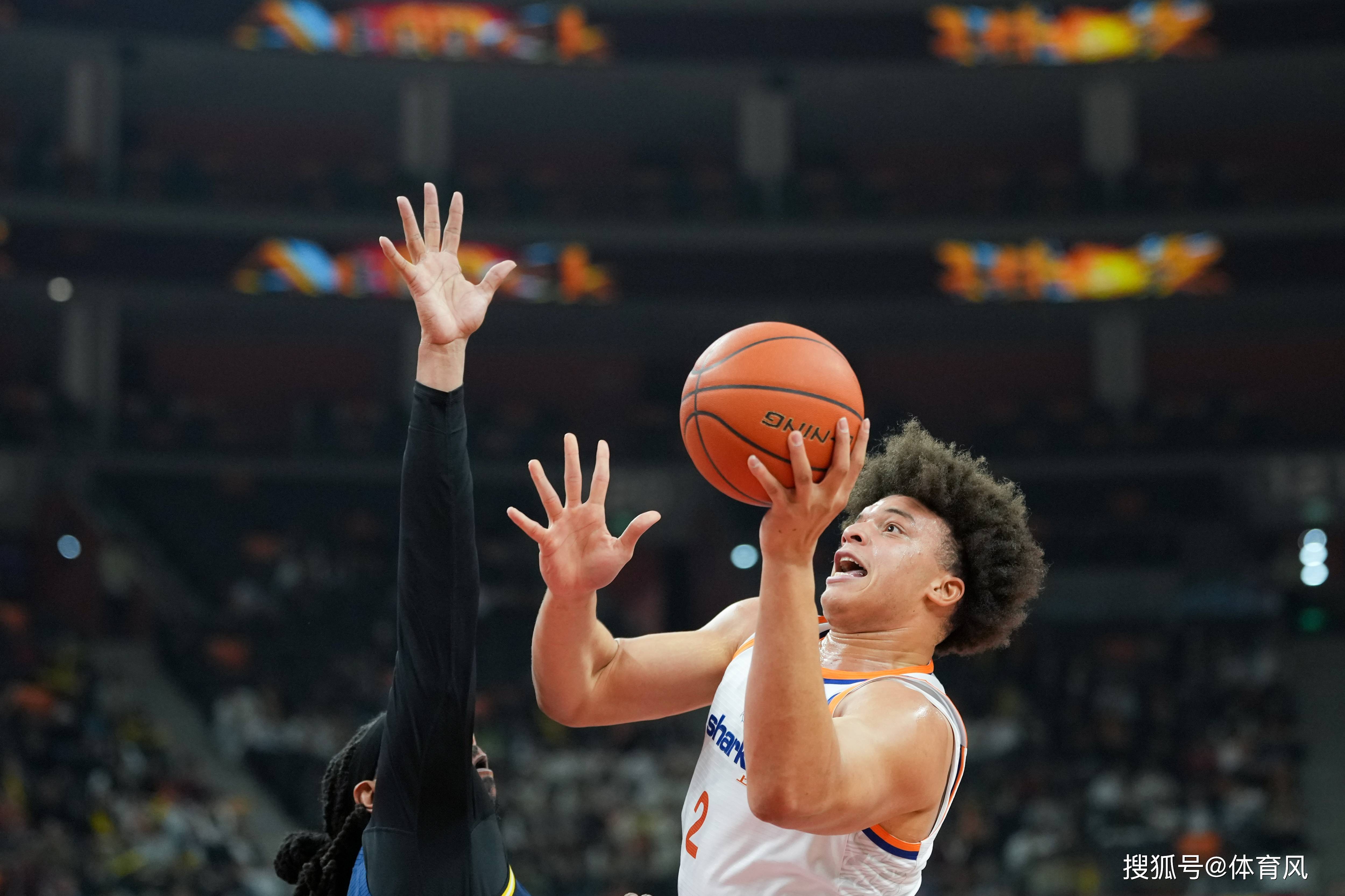 王者电竞平台 -包含今晚全明星赛焦点战，广州队篮板制胜，引发热议，阵容厚度经受考验的词条